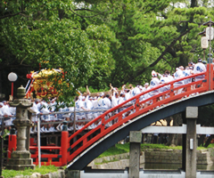 太鼓橋渡り